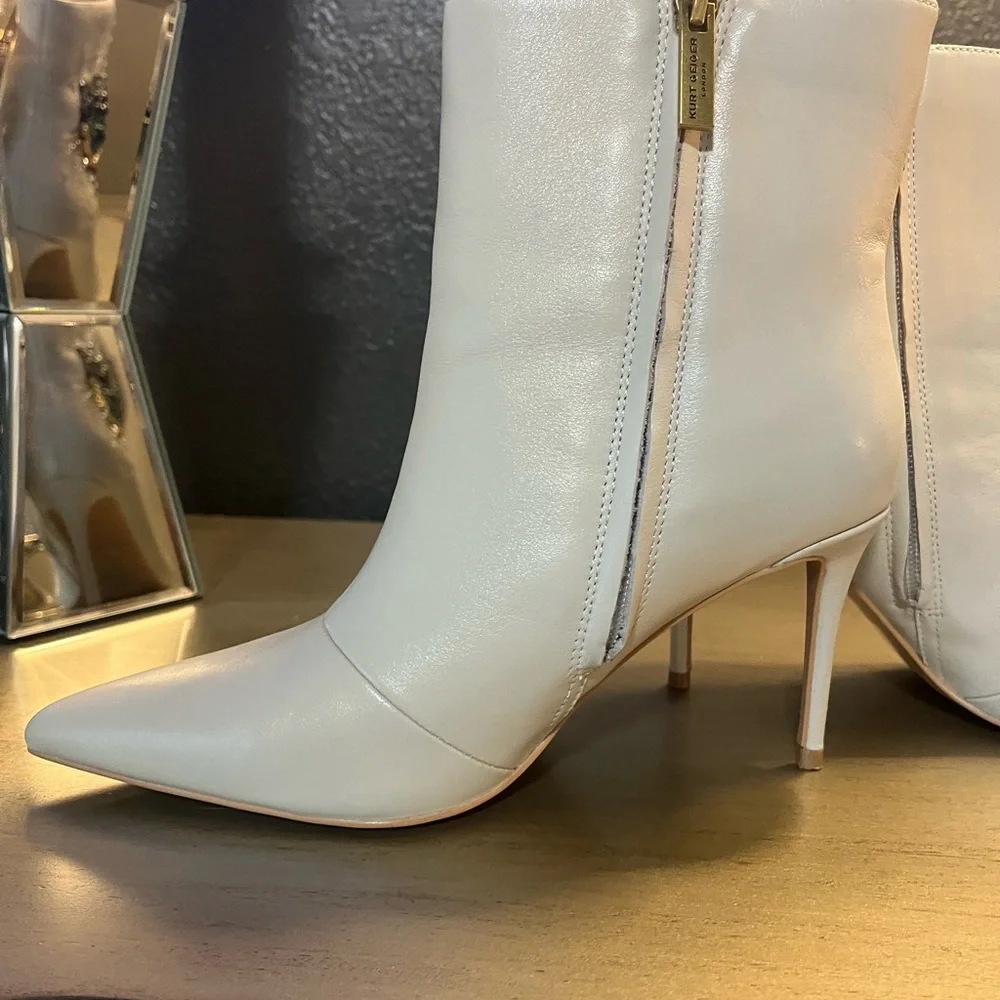 KURT GEIGER stunning boots. Soft leather and in new condition. Bling, Bling!!!! - Picture 7 of 13